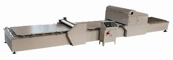 Multifunktionale Vakuumformmaschine mit Vakuum-Negativ-/Positivdrucktechnologie