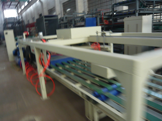 Maschinen zur Herstellung von Zementfasertüren mit Doppelwalz-Extrudertechnologie